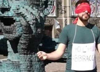 VIDEO: “HO L’HIV, ABBRACCIATEMI” LA CAMPAGNA DI SENSIBILIZZAZIONE DI ALESSANDRO.