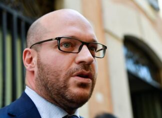 Fontana è fuori dalla storia