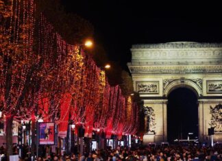 Invidia francese: i politici criticano la Ferrero sugli Champs-Élysées