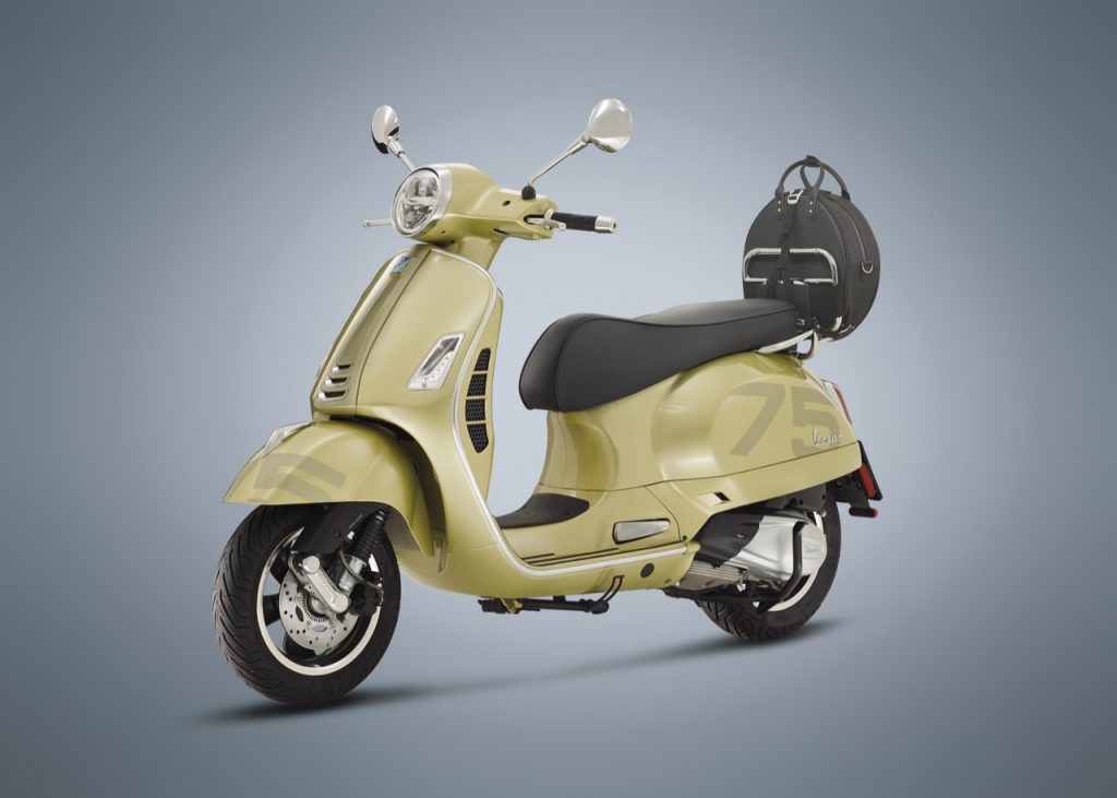 Vespa-GTS_75_3-4AntSX_grigio-1024x731