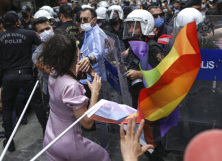 “Gay Pride” in Europa: scontri e arresti a Istanbul