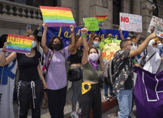 Guatemala: proteste contro la legge che vieta i matrimoni omosessuali (e pene più severe per l’aborto)