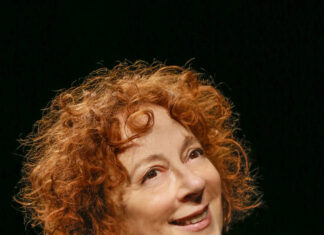 Laura Curino : Il Teatro Un Arte Senza Fine Laura Curino