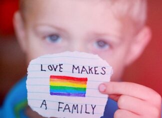 La retromarcia sulla registrazione dei figli delle famiglie arcobaleno Torino Lgbtq