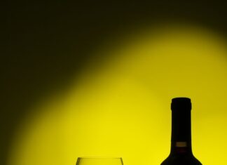 Vino, 9 italiani su 10 lo consumano, in crescita sul precovid aumenta platea giovani vino