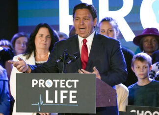 Se al governatore anti-gay della Florida non piace la Disney…