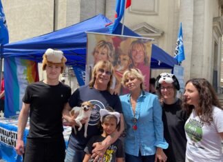 Carmen Russo ed Enzo Paolo Turchi contro l’abbandono degli animali: parte la campagna Animalista “(R)estate con loro” (r)estate con loro