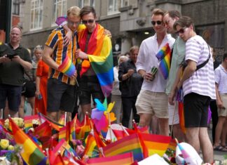 “Attentato islamico” contro la comunità LGBTQ+: l’orgoglio di Oslo resiste