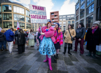 Trans a 16 anni: Inghilterra e Scozia litigano per la legge