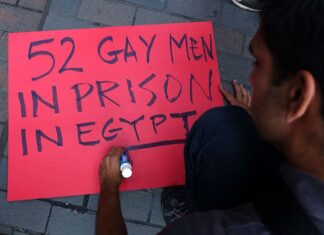 Egitto: Bbc, la polizia adesca i gay nelle chat per arrestarli