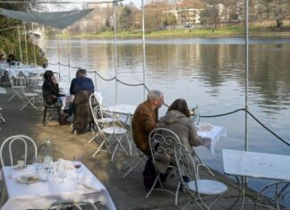 Torna in estate lo storico ristorante Imbarco Perosino
