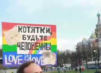 Russia: sempre più divieti al pensiero LGBTQ+. “L’unica soluzione? Andarsene”