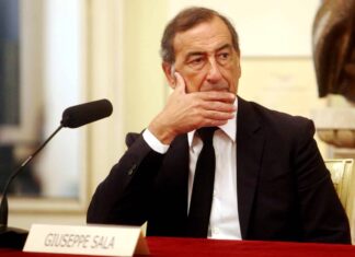 Milano: il sindaco Sala non c’è, ma i fischi della Sinagoga si sentono forte
