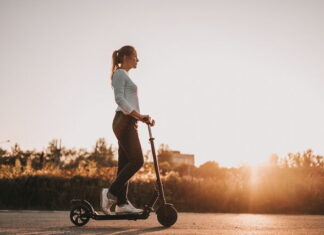 Il nuovo Codice della Strada non scherza: giro di vite sull’eccesso di velocità e sui monopattini