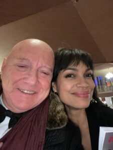 Selfie di Michele Pastore in buona compagnia: con Rosario Dawson.