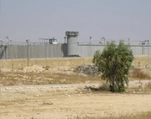 Il carcere speciale di Keziot, nel deserto del Negev.