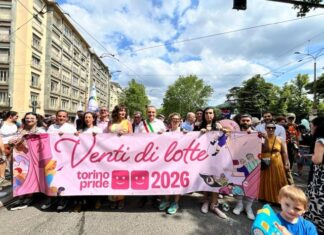Il Pride colora Torino di festa e di lotta. Un fiume arcobaleno di 160mila persone