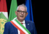 Unito civilmente al suo compagno, ma si oppone a patrocinare il Pride: il paradosso del sindaco di Pordenone